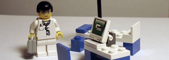 De medidas imaginativas en prevención y sobre como grapar información sobre riesgos laborales a las historias clínicas