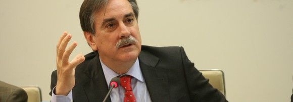 Trabajo excluye el control del absentismo y la rebaja de cuotas del decreto que aprobará el viernes en el Consejo de Ministros