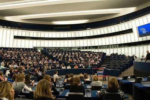 El Parlamento Europeo pide respeto de los derechos humanos a las empresas