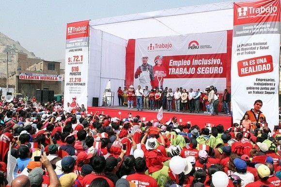 En #Perú el presidente Ollanta Humala suscribe el Decreto Supremo que aprueba la Política Nacional de Seguridad y Salud en el Trabajo