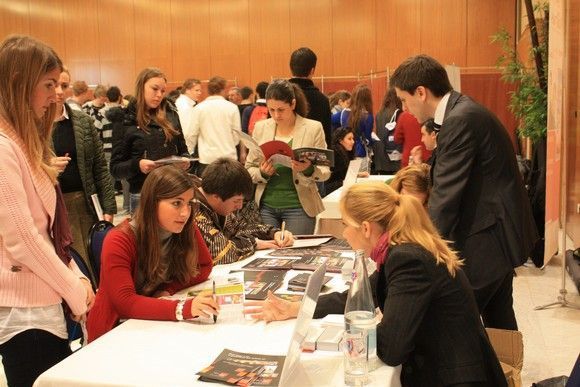 El 25% de los jóvenes españoles quiere trabajar fuera de España