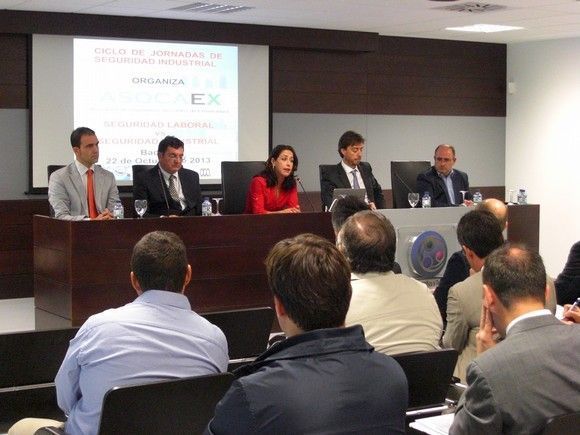 Nota de Prensa sobre la jornada de seguridad industrial y laboral organizada por ASOCAEX