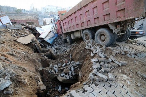 EL Presidente de China pide revisiones de seguridad en el trabajo tras la explosión de un oleoducto