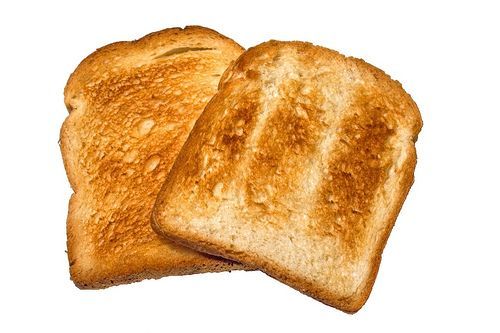 Consumir dos o más porciones de pan blanco al día aumenta el riesgo de obesidad en un 40%