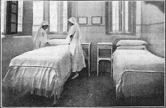 1929 Jaen. Hospital de la cruz roja visto en Flickr