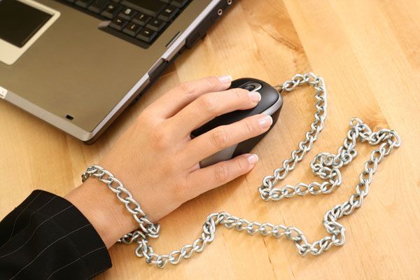 Los adictos al trabajo no rinden más en el entorno laboral