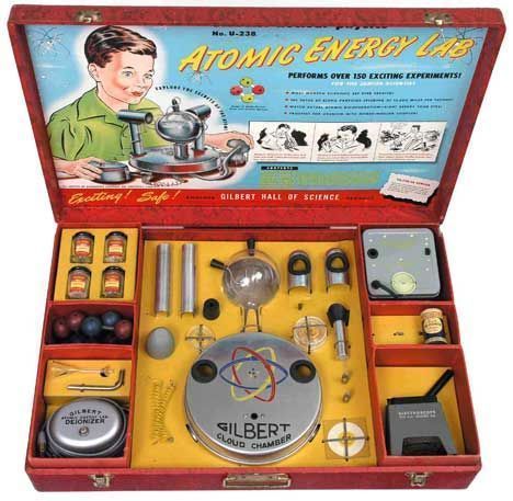 Durante los años 50 la energía atómica estaba de moda, lo que no parece muy saludable era jugar con uranio.