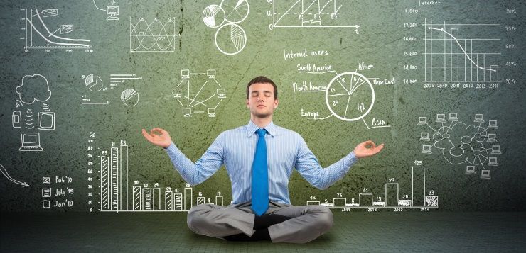 Trabajes de pie o sentado, haz un break y practica la gimnasia laboral