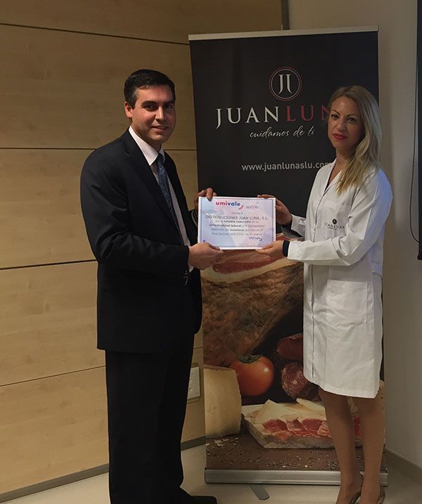 Distribuciones Juan Luna