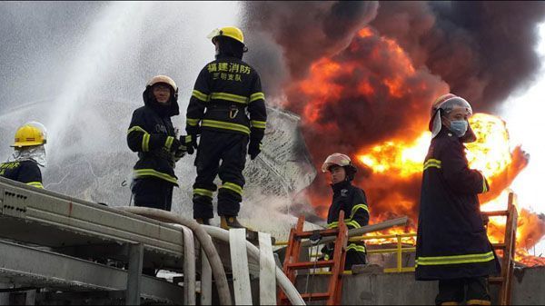 Explosión e incendio una fábrica química en China