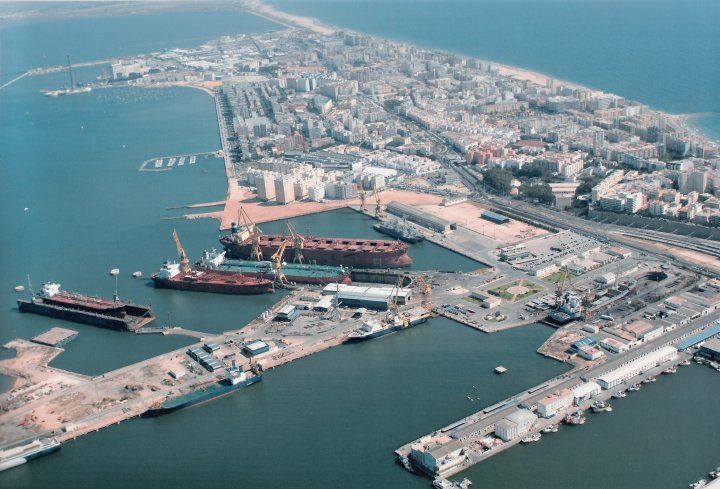 Astilleros de Navantia en Cádiz se adhieren al proyecto de Promoción de la Salud en el Lugar de Trabajo de la Junta