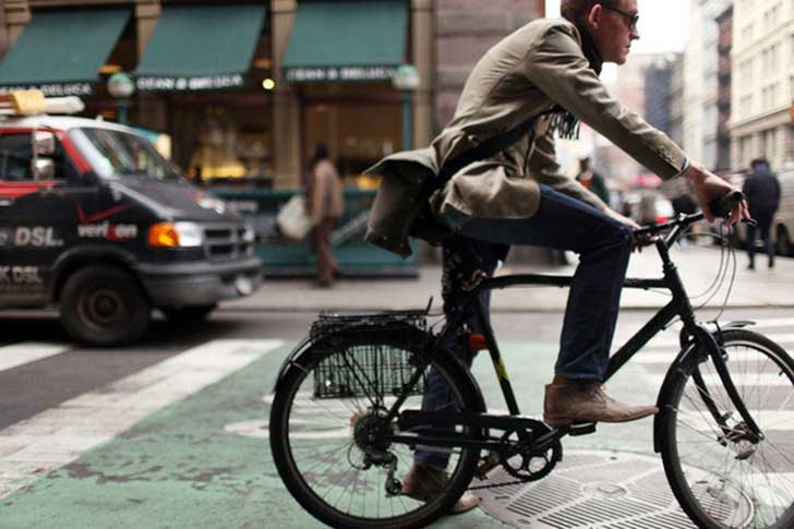 Chile: Altiuz incentiva a sus trabajadores a usar bicicleta pagando por kilómetro recorrido hasta el trabajo