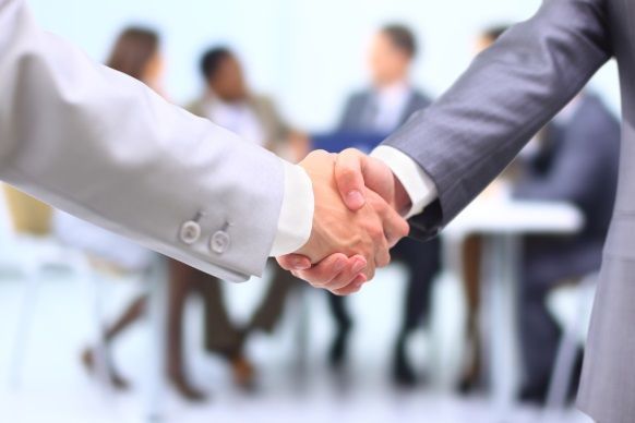 contratas o te contratan