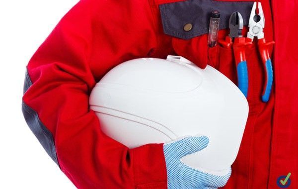 Cómo elegir un buen uniforme para elevar la seguridad de tus empleados
