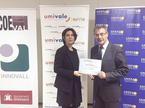 Entrega diploma acreditativo