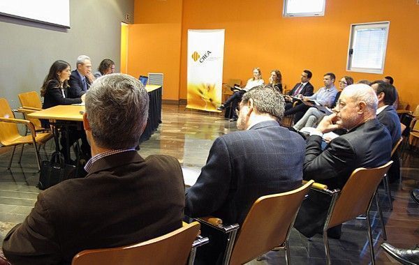 CREA acoge la presentación de un estudio sobre los sistemas de cotización por contingencias “bonus-bonus” y “bonus-malus”