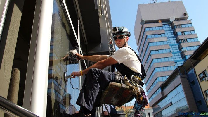 2 años y 6 meses por falta de medidas de seguridad en un trabajo en altura