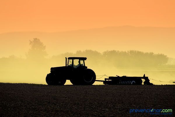 Utilización de vehículo y maquinaria agrícola
