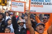 Miles de obreros marchan en NY para exigir más seguridad en las construcciones