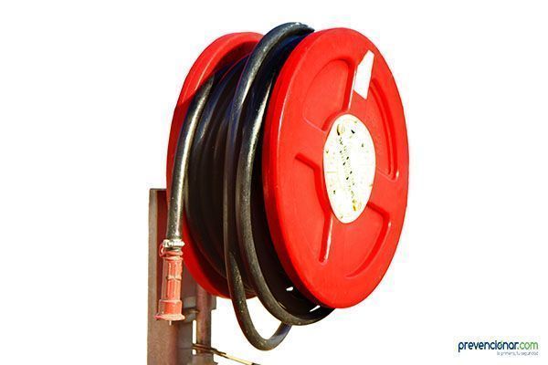 PrevenConsejo: Bocas de incendio equipadas (BIE). Utilización