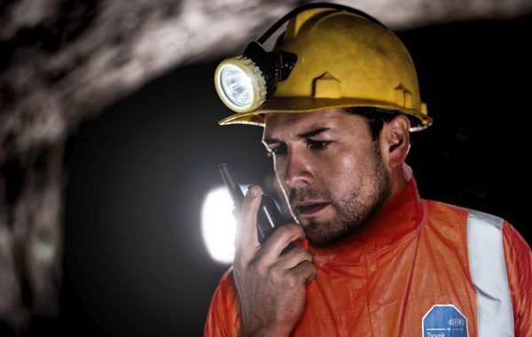 DuPont lanza el mono de protección de uso limitado