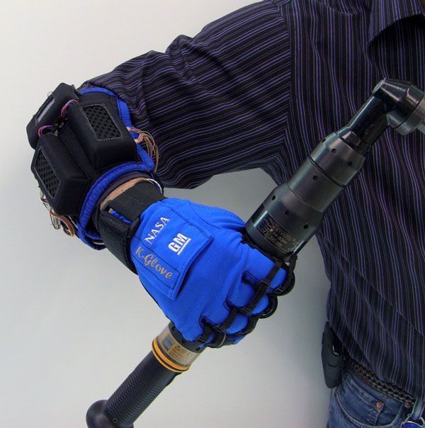 GM_Nasa_roboglove_01