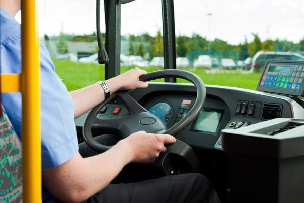 Expedientan al condutor de un autobús por jugar al Pokemon Go mientras conducía