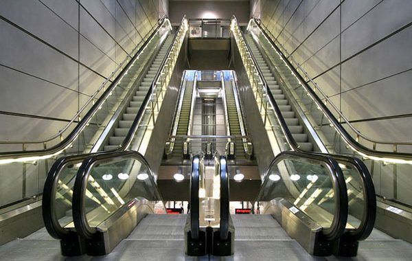 Campaña con el objetivo cero accidentes en el uso de cabinas y escaleras mecánicas