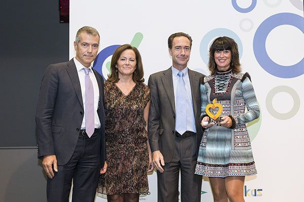 En la imagen: Angel Vidal (Gerente Protón), Silvia Calvet (Jurado Premios Prevencionar), José Luis Montesinos (CEO ComeFruta) y Ascen Iglesias (Delegada PRL Protón)