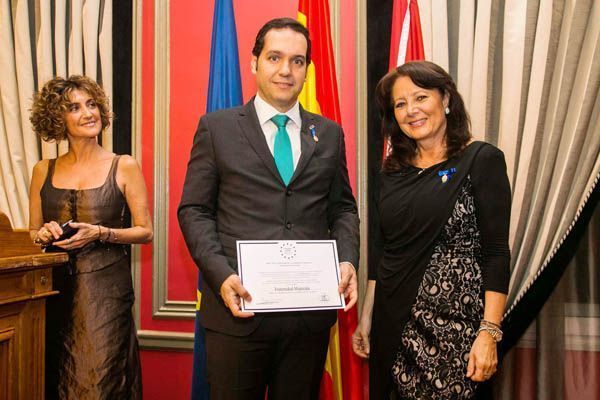 Medalla Europea al Mérito en el Trabajo a Fraternidad-Muprespa