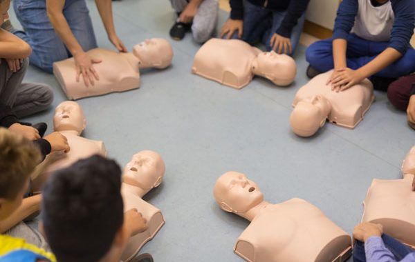 Los docentes y profesores de Canarias recibirán formación en primeros auxilios y prevención de accidentes
