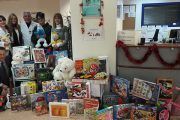 Mutua Universal solidaria con la infancia recolecta miles de juguetes en época de Navidad