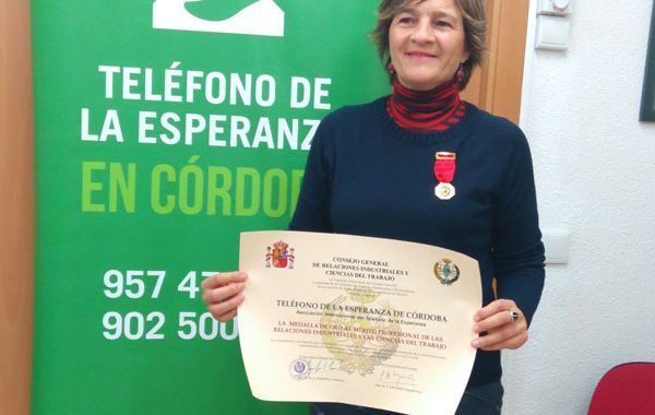 El Teléfono de la Esperanza de Córdoba recibe la Medalla de Oro del CGRICT