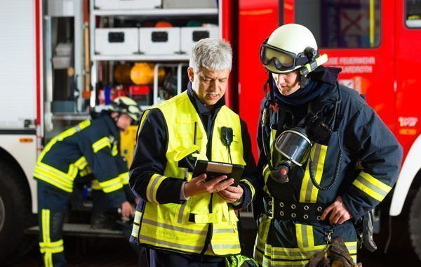 ¿Los bomberos investigando incendios?