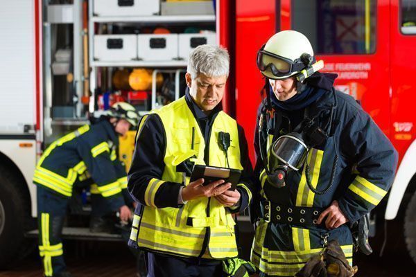 ¿Los bomberos investigando incendios?