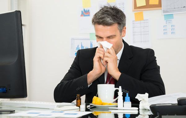 El 62% de los empleados españoles acuden al trabajo enfermos