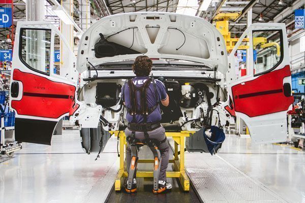 La fábrica de IVECO en Valladolid muestra sus últimos avances en ergonomía