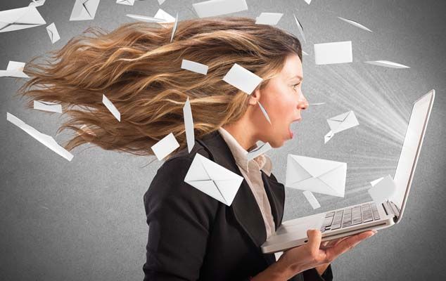 Según un estudio los mails del trabajo afectan a la salud mental