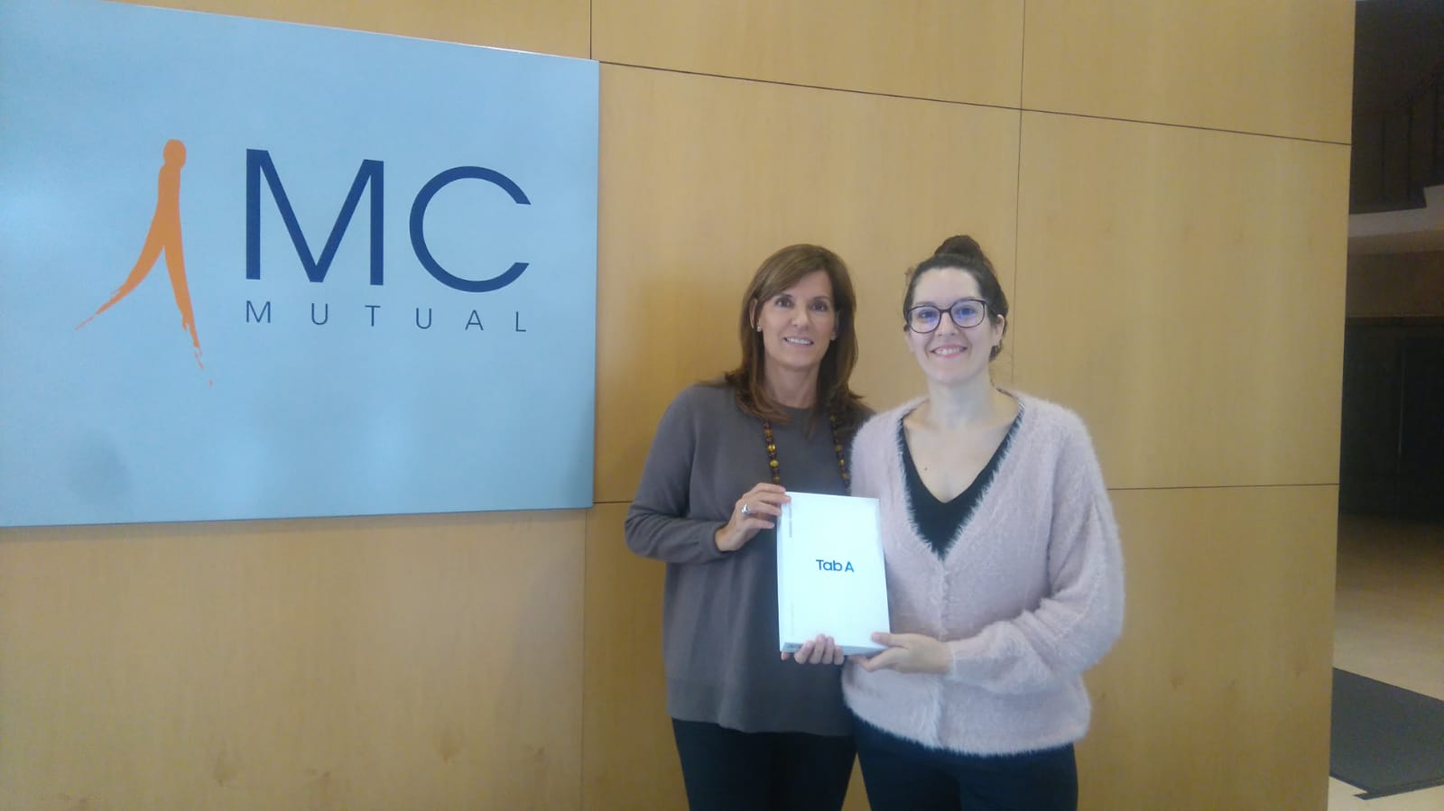 Elena Caballero (MC Mutual) ganadora de la “Tablet” de RISK XXI – Prl & Services