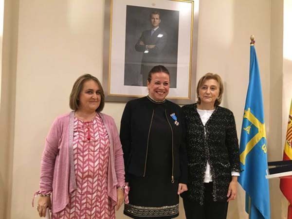 Myriam Hernández Hernández, directora del Instituto Asturiano de Prevención de Riesgos Laborales del Principado, ha recibido la medalla al Medalla al Mérito de la Seguridad Vial