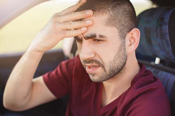 ¿Puedo conducir con dolor de cabeza?