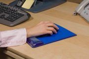 El 28% de los trabajadores españoles desarrollan su trabajo  con dolores en muñecas y brazos