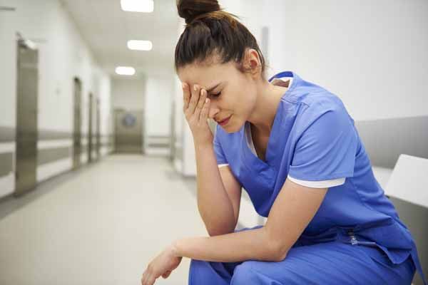 Intervenciones en enfermería para prevenir el estrés en la unidad de cuidados intensivos