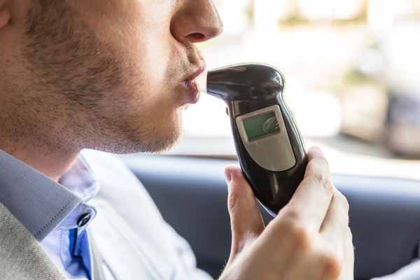 Alcohol: cuánto tomamos y cómo nos afecta al volante