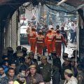 Un gran incendio arrasa una fábrica en Nueva Delhi, matando a 43 trabajadores