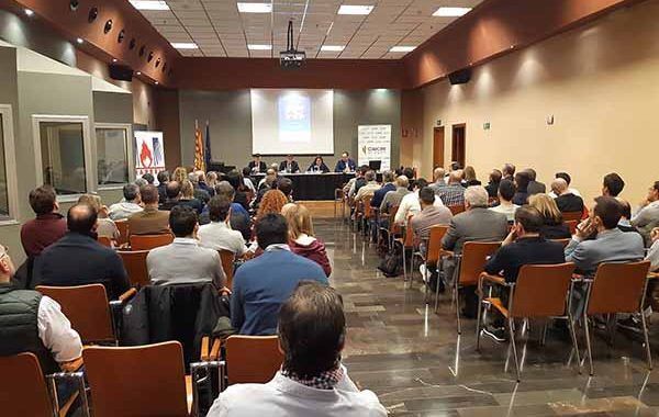 Más de cien personas asisten a la primera jornada empresarial en materia de seguridad industrial e incendios en Zaragoza