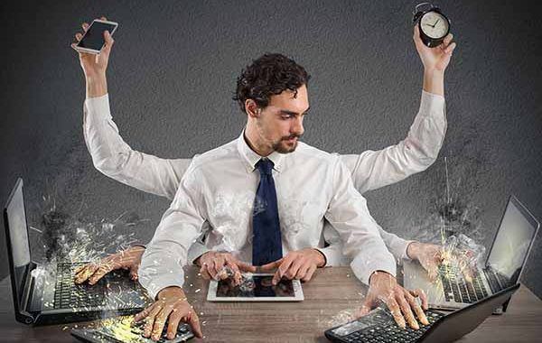 ¿Cómo vivir conectados pero no estresados? Hábitos tecnosaludables