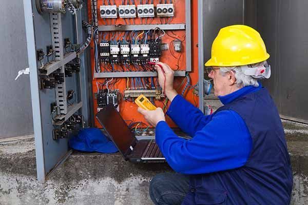 El INSST actualiza la Guía Técnica sobre Riesgo Eléctrico