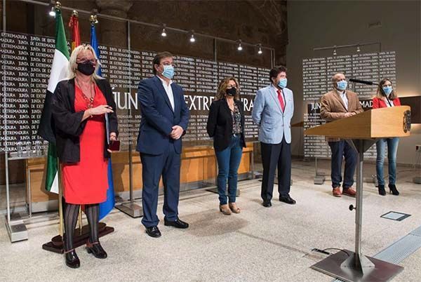 Junta de Extremadura y agentes sociales firman el VIII Plan de Prevención de Riesgos Laborales