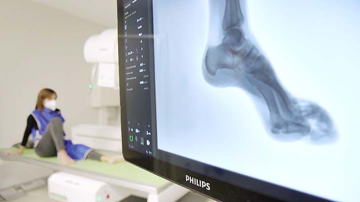 Asepeyo instala un equipo de radiología, pionero en el mundo, que ofrece más comodidad y seguridad al paciente